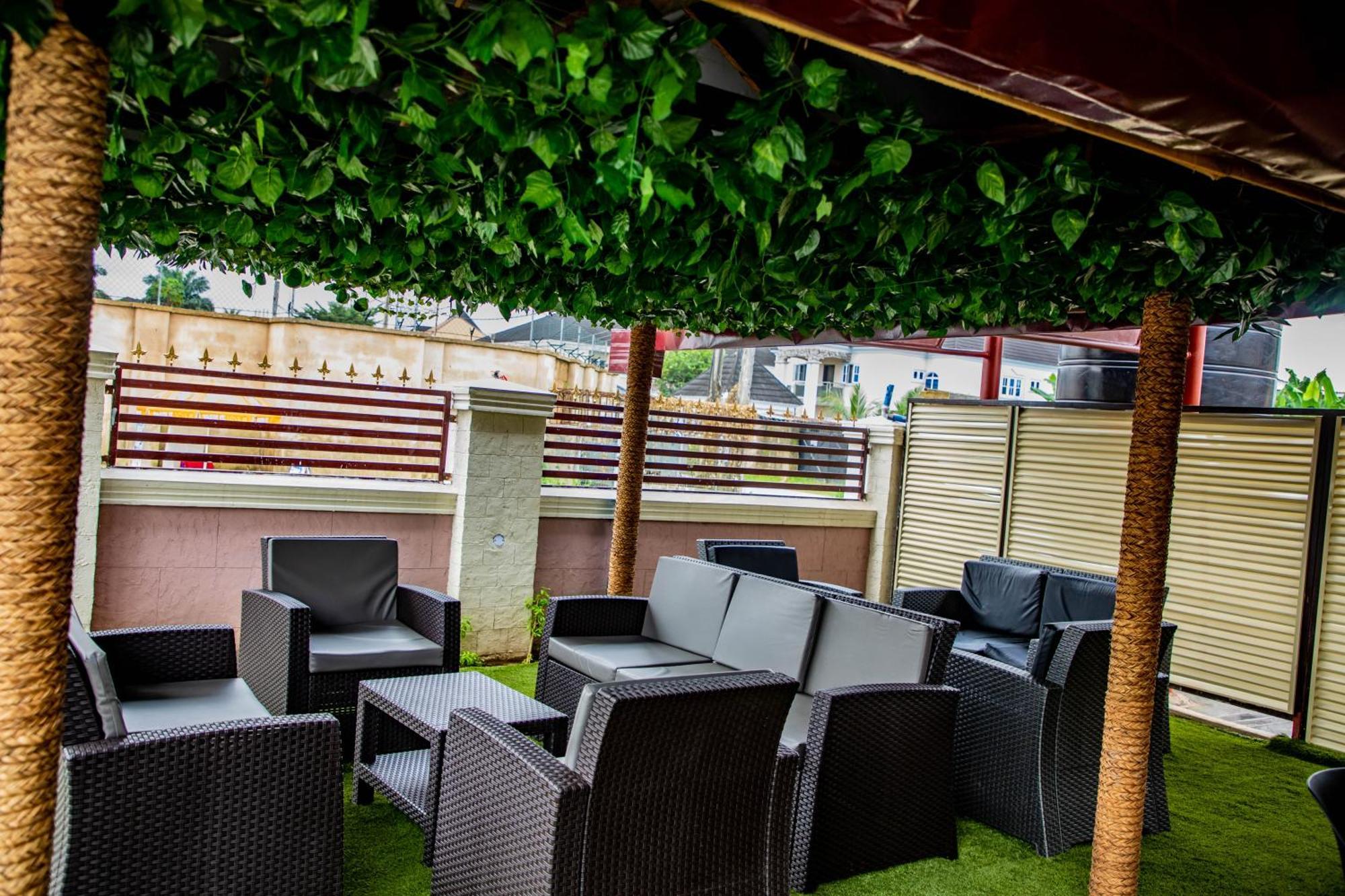 Villa Hilton Hotels Uyo Exterior photo