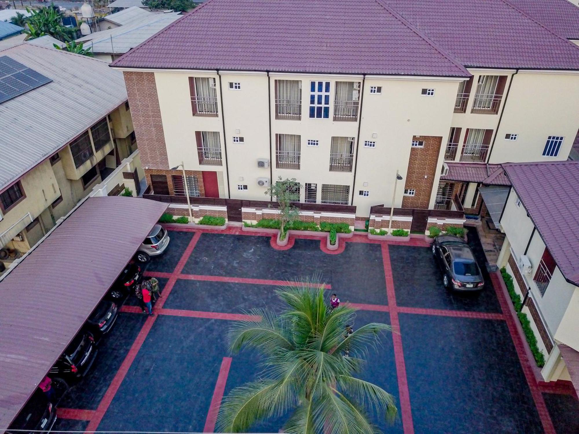 Villa Hilton Hotels Uyo Exterior photo